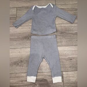 CLOUS ISLAND Gray Waffle Baby pajama set